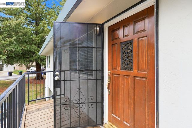 2204 Segundo Ct 4, Pleasanton, CA 94588