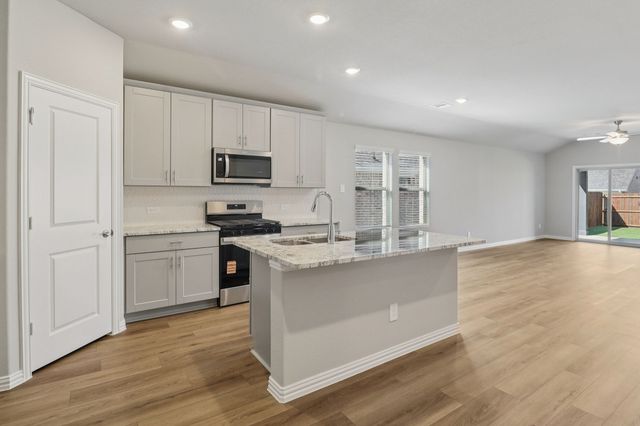 2216 Mustang Way, Seagoville, TX 75159