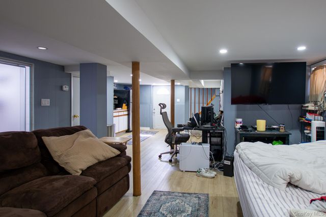 51 Hoffman Street, Franklin Square, NY 11010