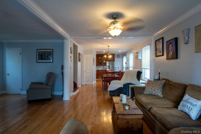 51 Hoffman Street, Franklin Square, NY 11010