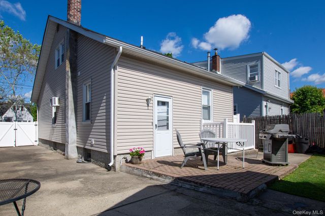 51 Hoffman Street, Franklin Square, NY 11010