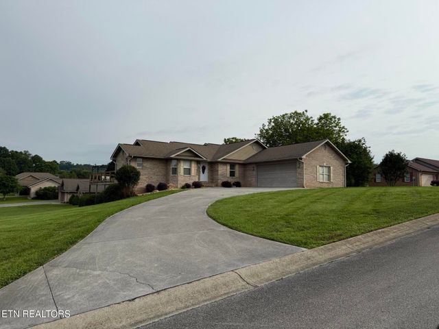 734 Southview Circle, Kodak, TN 37764