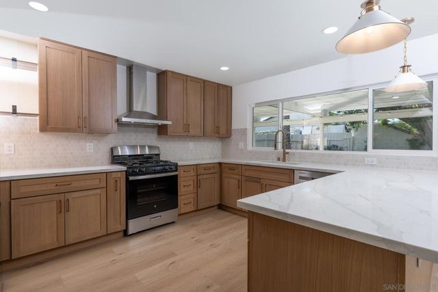 8875 Alphecca Way, San Diego, CA 92126