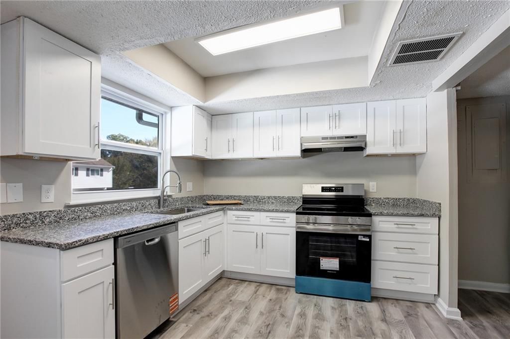 7325 Cardigan Circle, Atlanta, GA 30328