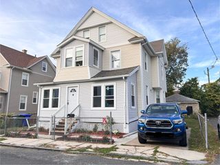 18 Greenacre Square, Springfield, MA 01105