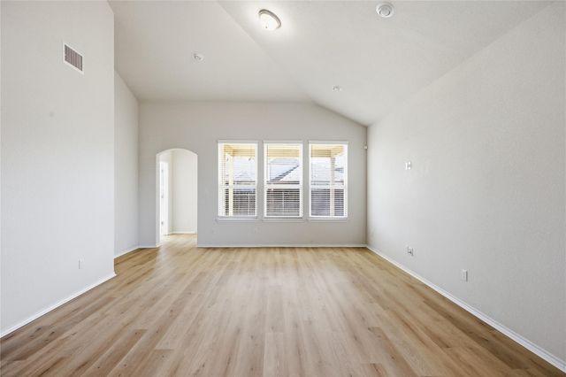 106 Barley Fork LN, Hutto, TX 78634