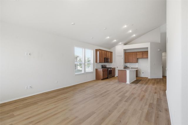 106 Barley Fork LN, Hutto, TX 78634