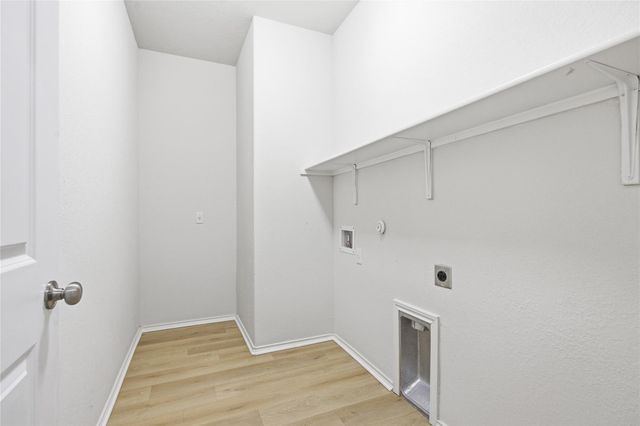 106 Barley Fork LN, Hutto, TX 78634