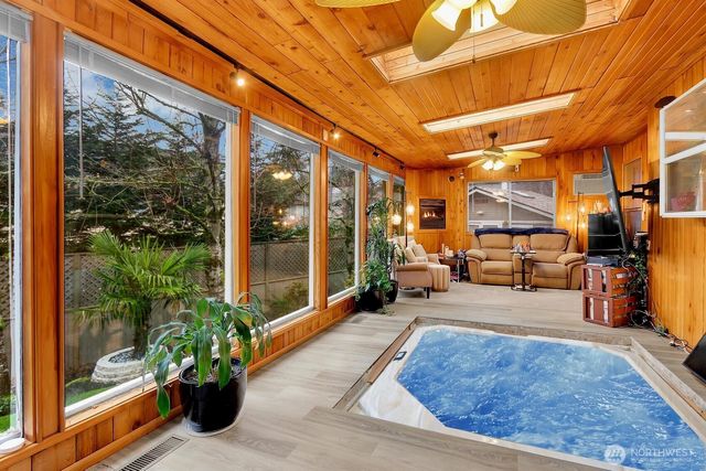 32807 12th Avenue SW, Federal Way, WA 98023