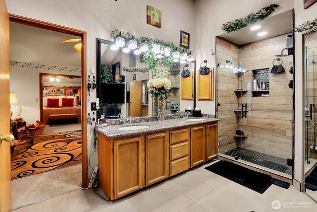 32807 12th Avenue SW, Federal Way, WA 98023
