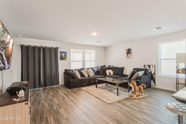 384 S JUNIPER Street, Benson, AZ 85602