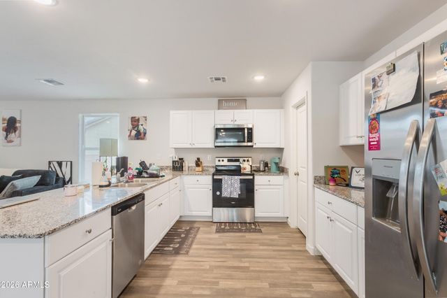 384 S JUNIPER Street, Benson, AZ 85602