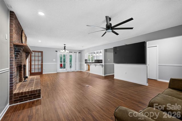 3959 Holly Springs Drive, Newton, NC 28658