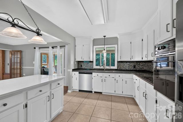 3959 Holly Springs Drive, Newton, NC 28658
