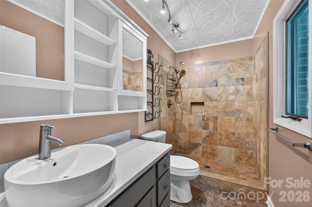 3959 Holly Springs Drive, Newton, NC 28658