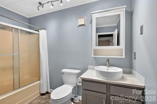 3959 Holly Springs Drive, Newton, NC 28658