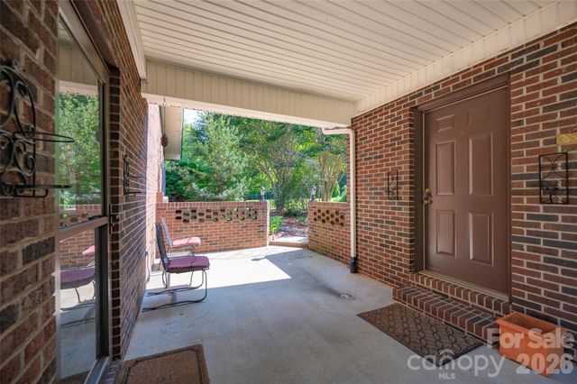 3959 Holly Springs Drive, Newton, NC 28658