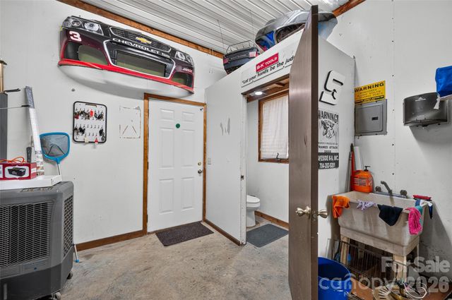 3959 Holly Springs Drive, Newton, NC 28658