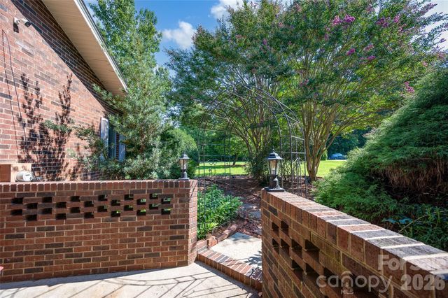 3959 Holly Springs Drive, Newton, NC 28658
