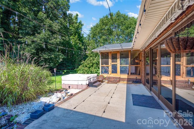 3959 Holly Springs Drive, Newton, NC 28658