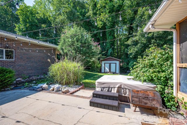 3959 Holly Springs Drive, Newton, NC 28658