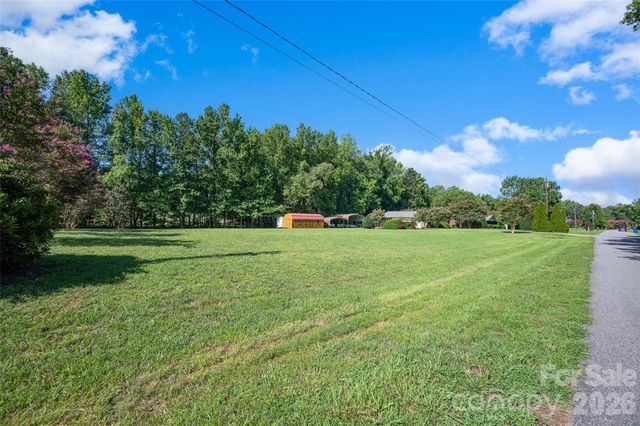 3959 Holly Springs Drive, Newton, NC 28658