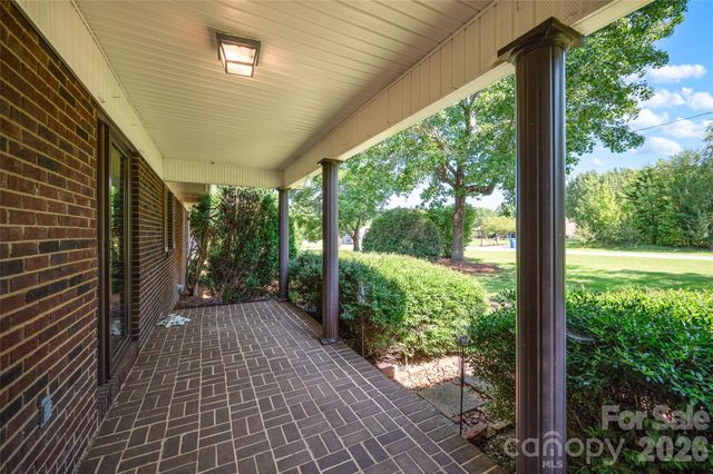 3959 Holly Springs Drive, Newton, NC 28658