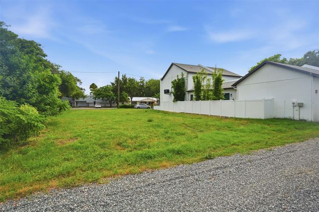 5972 CENTRAL AVENUE, New Port Richey, FL 34653