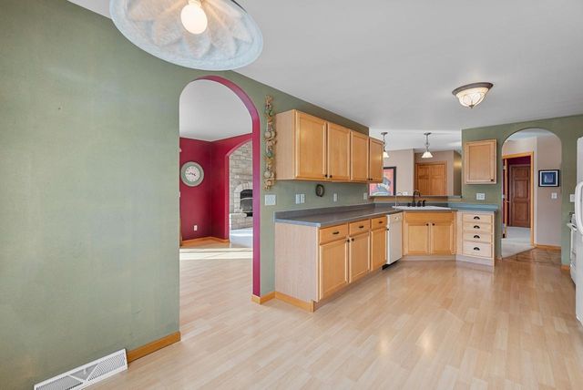 1542 PRIMROSE LANE, Fond Du Lac, WI 54935