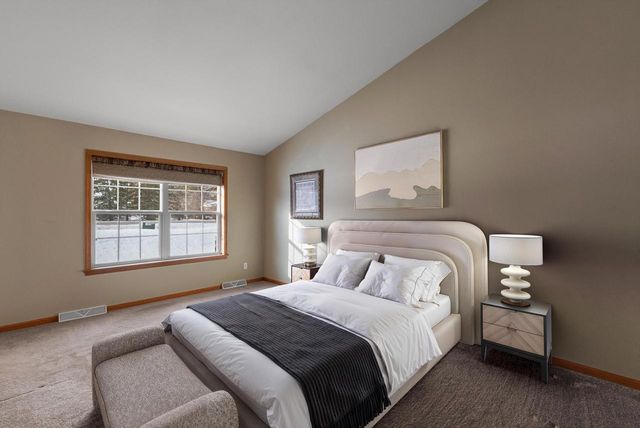 1542 PRIMROSE LANE, Fond Du Lac, WI 54935