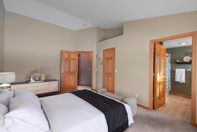 1542 PRIMROSE LANE, Fond Du Lac, WI 54935