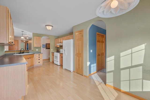 1542 PRIMROSE LANE, Fond Du Lac, WI 54935