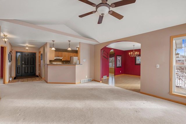 1542 PRIMROSE LANE, Fond Du Lac, WI 54935