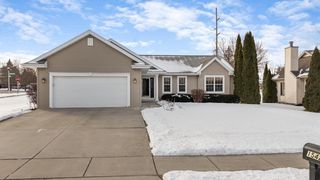 1542 PRIMROSE LANE, Fond Du Lac, WI 54935