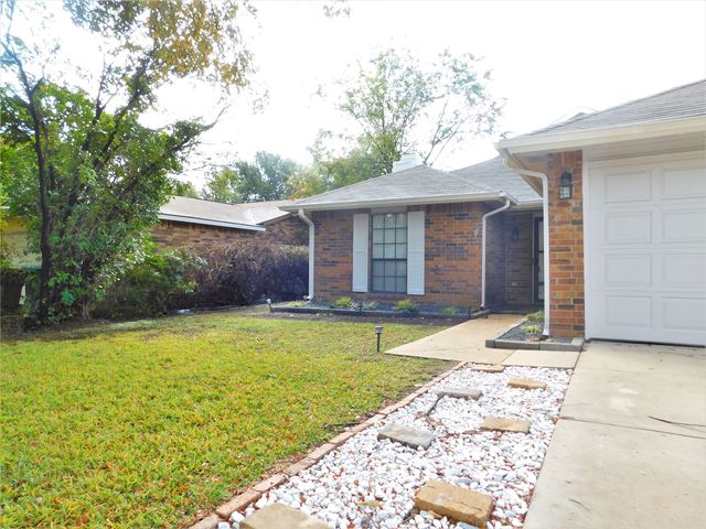 2716 Mistywood Lane, Denton, TX 76209