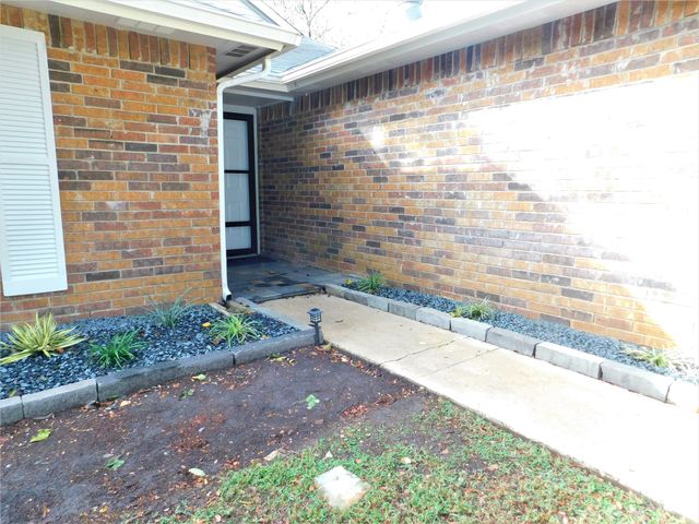 2716 Mistywood Lane, Denton, TX 76209