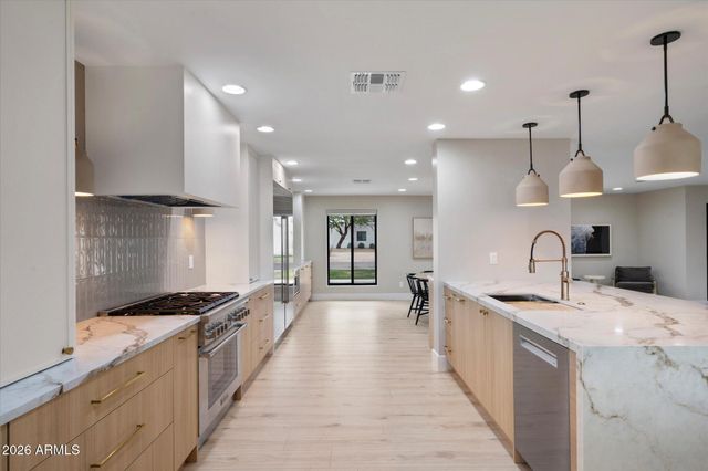 5429 E BLOOMFIELD Road, Scottsdale, AZ 85254