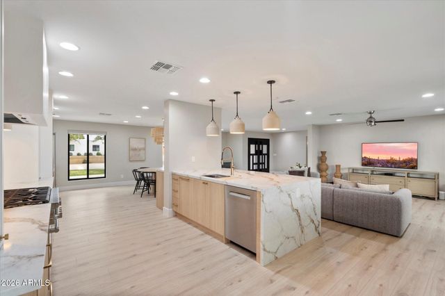 5429 E BLOOMFIELD Road, Scottsdale, AZ 85254