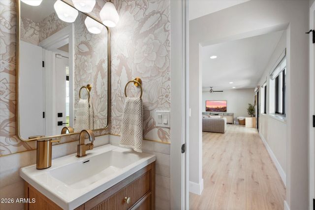 5429 E BLOOMFIELD Road, Scottsdale, AZ 85254