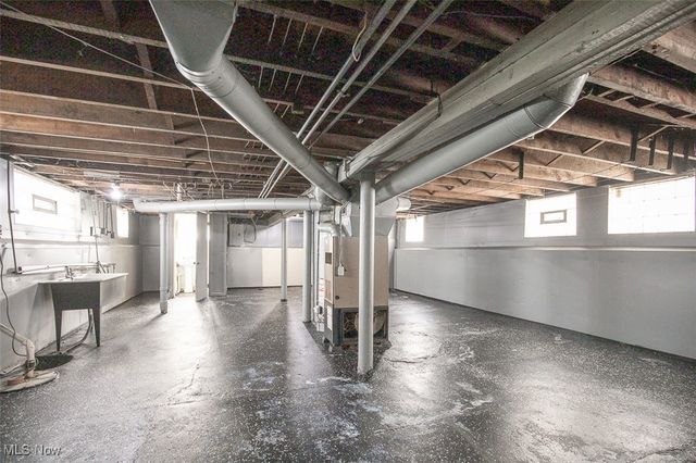 10204 Parkview Avenue, Garfield Heights, OH 44125