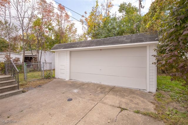 10204 Parkview Avenue, Garfield Heights, OH 44125