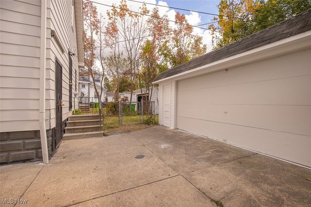 10204 Parkview Avenue, Garfield Heights, OH 44125