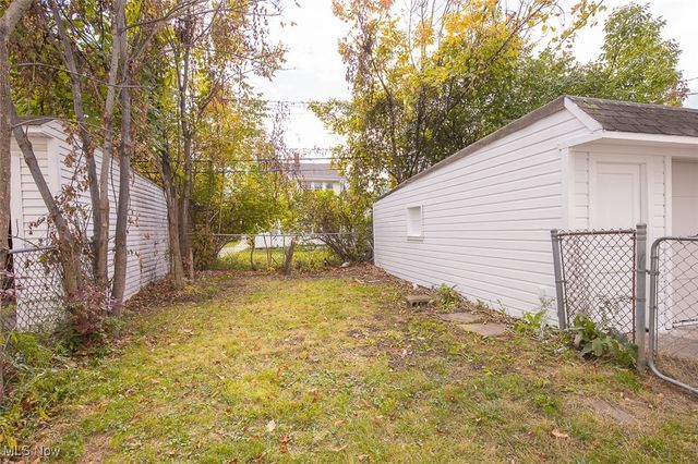 10204 Parkview Avenue, Garfield Heights, OH 44125