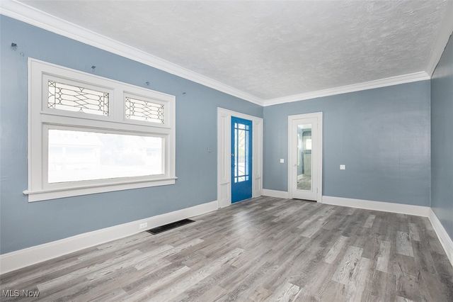 10204 Parkview Avenue, Garfield Heights, OH 44125