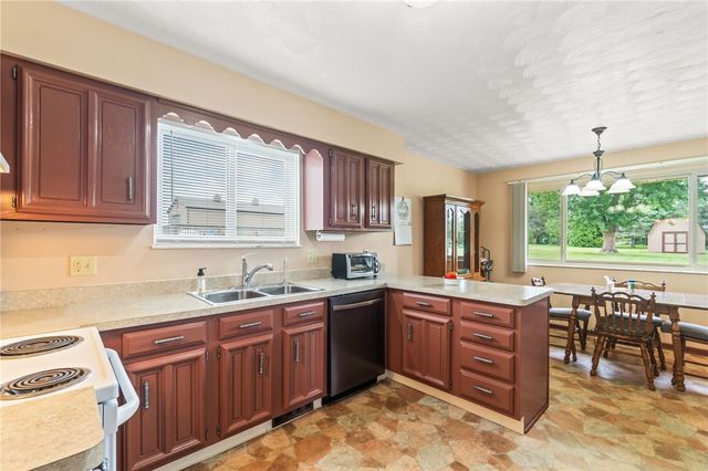 845 Burnside Drive, Tipp City, OH 45371