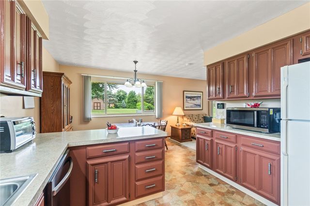 845 Burnside Drive, Tipp City, OH 45371