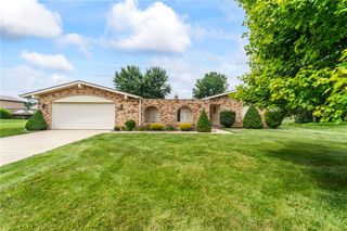 845 Burnside Drive, Tipp City, OH 45371
