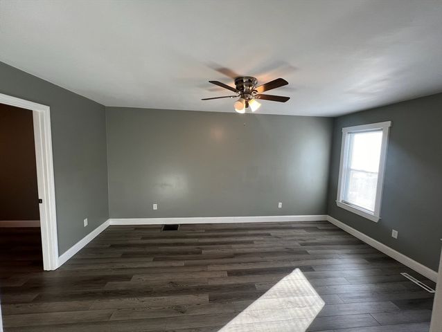 96 Plymouth St 4, Holbrook, MA 02343