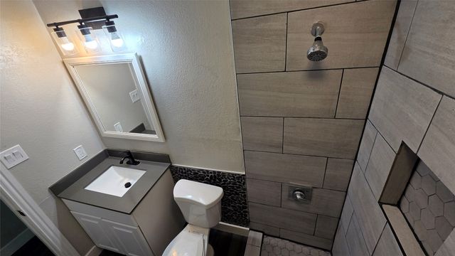 358 S Chambers Avenue, Emhouse, TX 75110