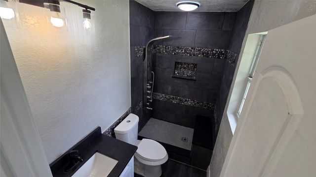 358 S Chambers Avenue, Emhouse, TX 75110